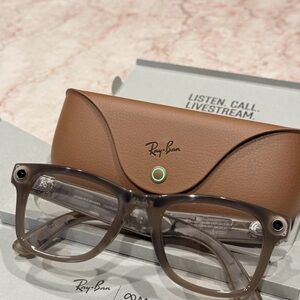 Ray-Ban Brown Glasses Elegant Accessories